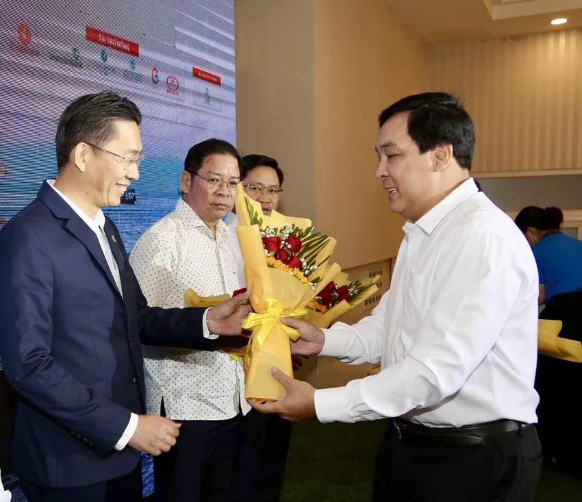 Nguyen-Thai-Binh.jpg