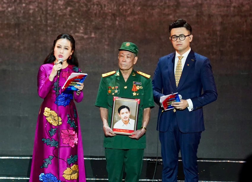 vang-mai-khuc-khai-hoan3-4799-3416.jpg