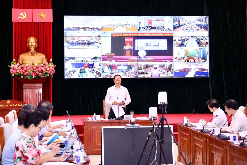 Công chức giáo dục cấp xã