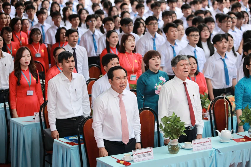 NN chao co 1.jpg
