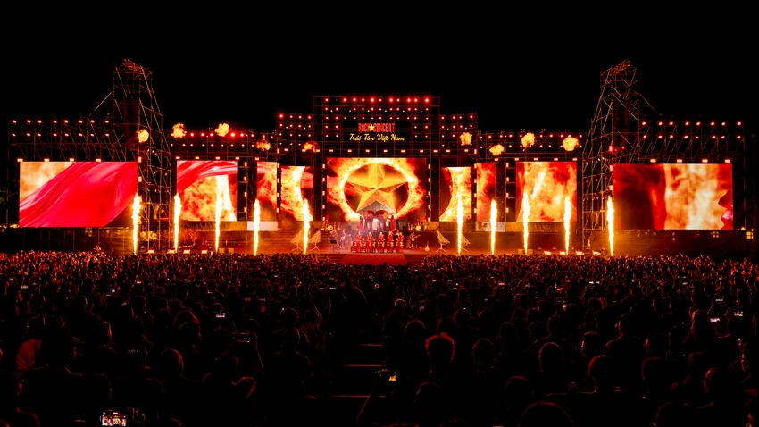 Cam 1 - RockConcert TTVN 007 (1).jpg