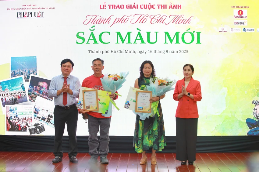 giải ba.jpg