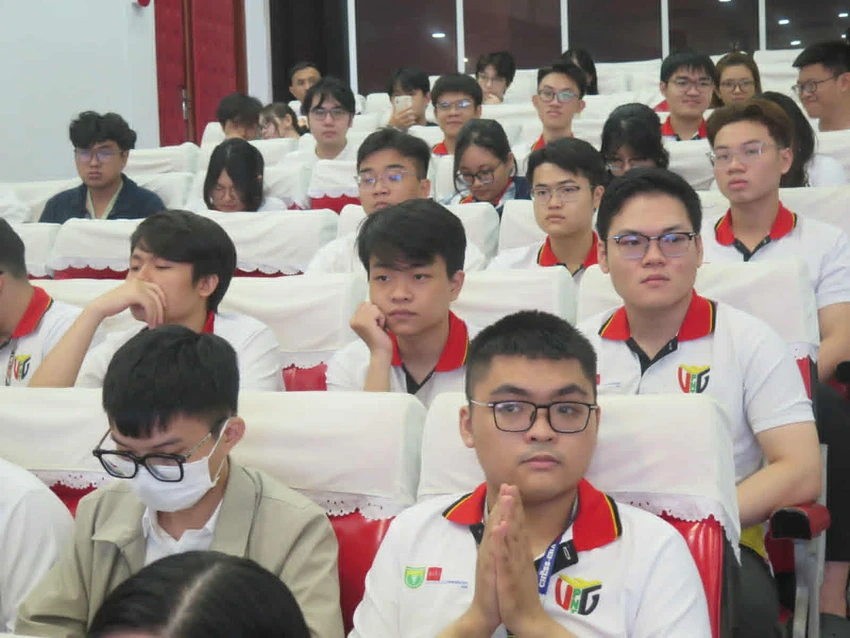 y-viet-duc.jpg