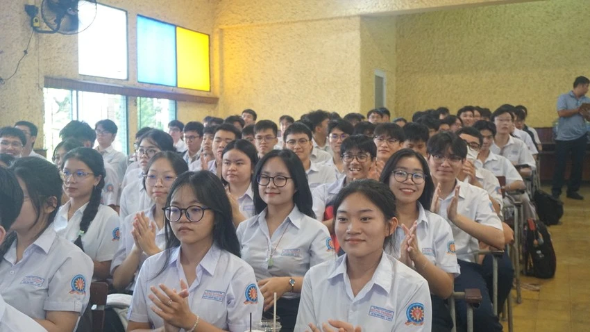 hoc-sinh-gioi-quoc-gia-5790-4168-9247-4432.jpg