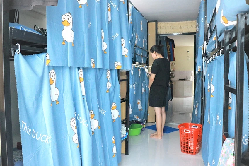 Sống trong môi trường tập thể, mỗi sinh viên cần có ý thức tuân thủ nội quy và tôn trọng không gian riêng tư của mỗi người. Ảnh VÕ THƠ.jpg