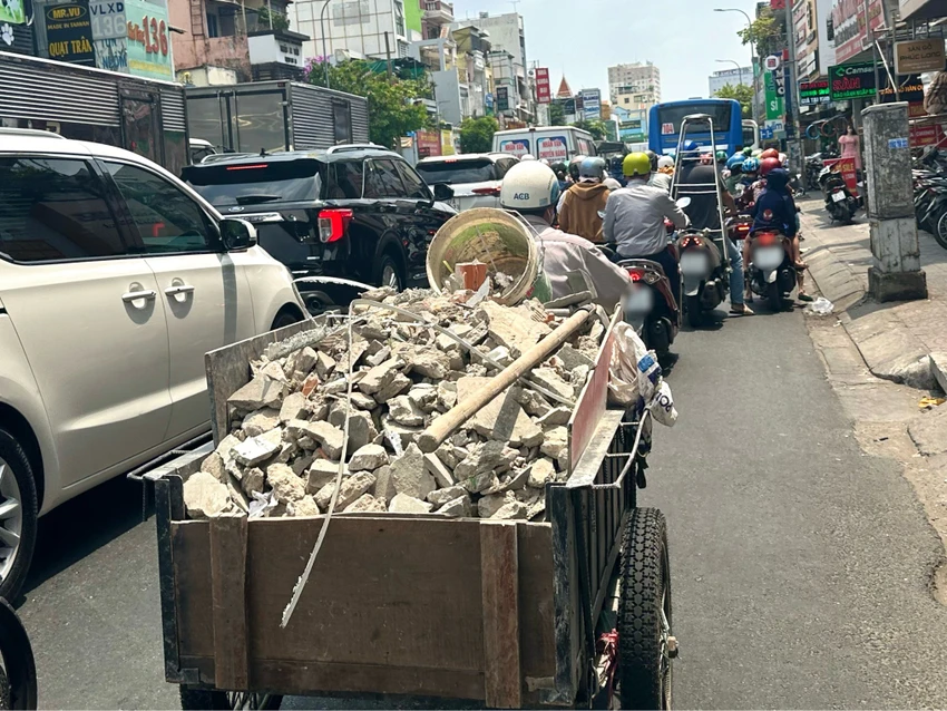 rơi vãi xà bần