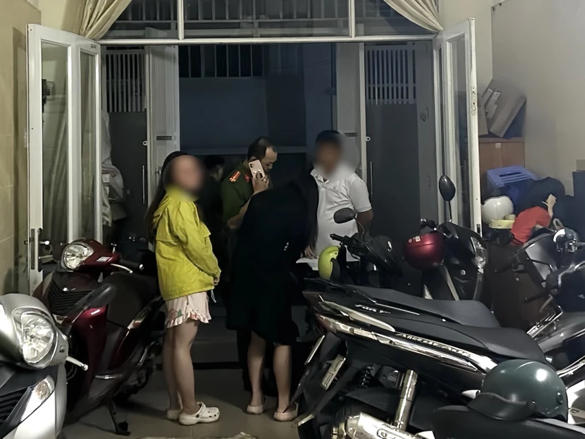 kiem-tra-cu-tru-luc-nua-dem-nguoi-dan-duoc-tu-choi-khong.jfif