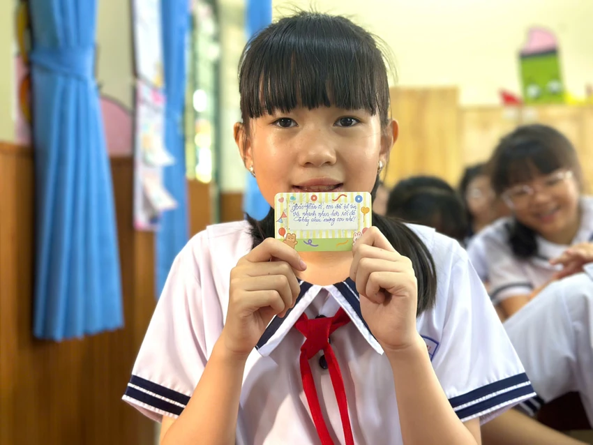 thay-giao-tre-va-gio-hoc-hanh-phuc-.jpg