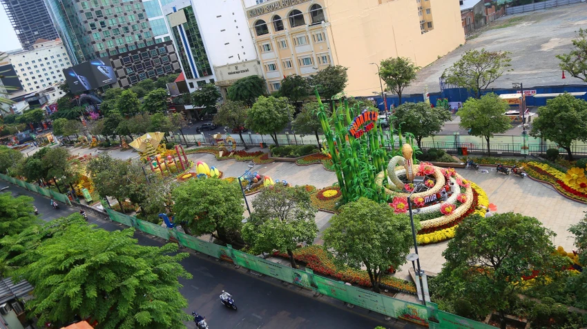 đường hoa Nguyễn Huệ