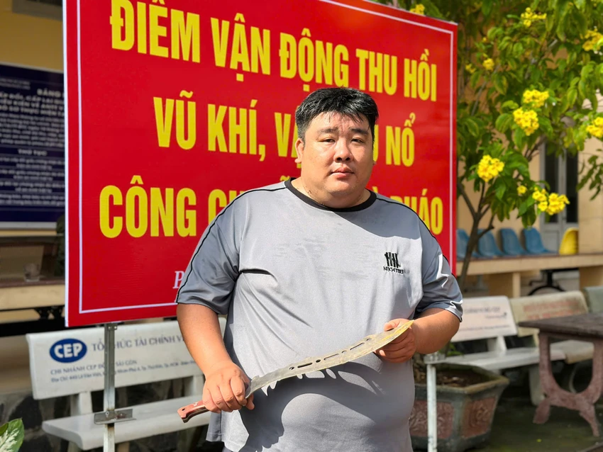 nguoi-dan-phuong-phuoc-long-huong-ung-ngay-hoi-bao-ve-an-ninh-to-quoc-.jpg