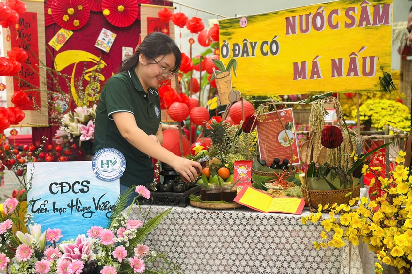 7tp-hcm-phuong-cho-lon-to-chuc-cham-lo-tet-cho-nguoi-dan-.jpg