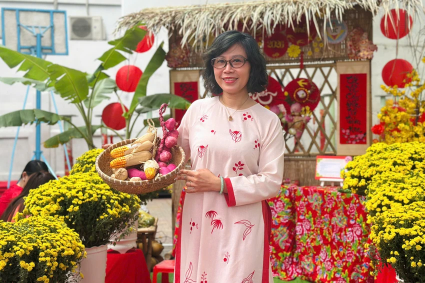 8tp-hcm-phuong-cho-lon-to-chuc-cham-lo-tet-cho-nguoi-dan-.jpg