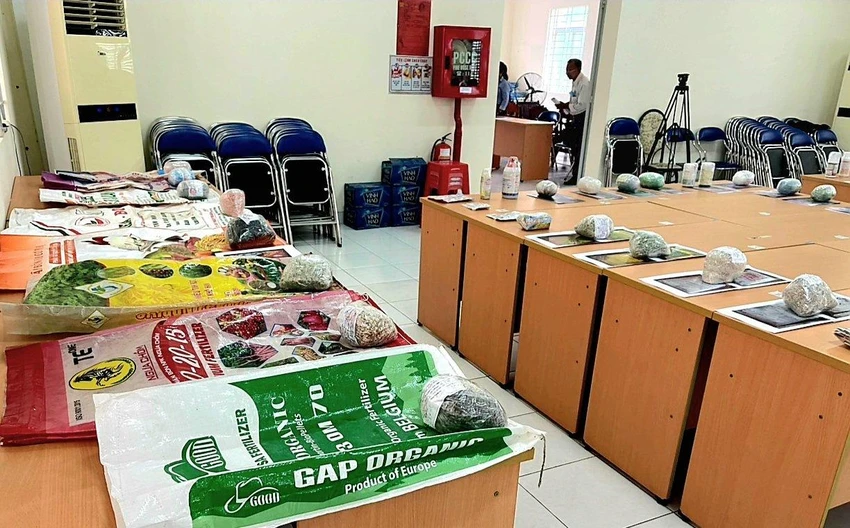 Phân bón và thuốc bảo vệ thực vật giả, kém chất lượng đang là vấn đề nhức nhối ở nhiều địa phương Ảnh Đình Xuân Phân bón và thuốc bảo vệ thực vật giả, kém chất lượng đang là vấn đề nhức nhối ở nhiều địa phương Ảnh Đình Xuân