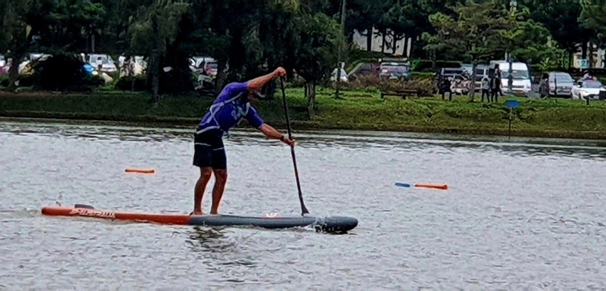 Khai mạc giải đua ván chèo đứng trên hồ Xuân Hương, Đà Lạt ảnh 1 Khai mạc giải đua ván chèo đứng trên hồ Xuân Hương, Đà Lạt ảnh 1