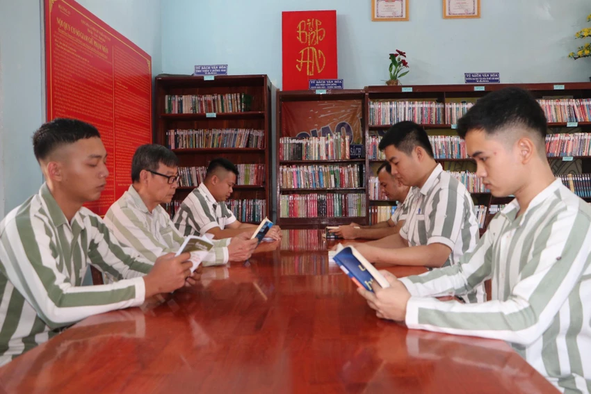 Các phạm nhân được tổ chức học tập để nhanh chóng tái hòa nhập cộng đồng. Ảnh VÕ TÙNG Các phạm nhân được tổ chức học tập để nhanh chóng tái hòa nhập cộng đồng. Ảnh VÕ TÙNG