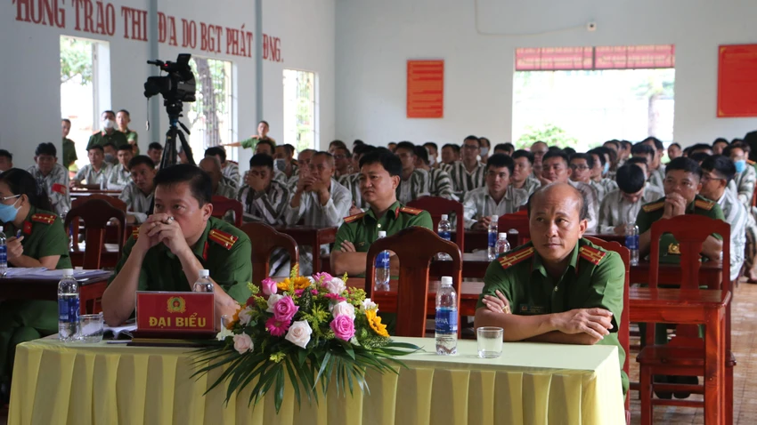 Thông qua Hội thi “Văn hóa giao tiếp ứng xử trong phạm nhân năm 2022” lãnh đạo Trại giam Xuân Lộc mong muốn nhận được sự quan tâm, giúp đỡ của các cơ quan, tổ chức, cá nhân và gia đình đối với công tác quản lý, giáo dục cải tạo phạm nhân và giúp đỡ họ tái hòa nhập cộng đồng. Ảnh: VÕ TÙNG