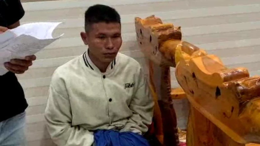 Phô Lắk Viên phải trả giá cho hành động nông nổi của mình. Ảnh LÊ TIẾN Phô Lắk Viên phải trả giá cho hành động nông nổi của mình. Ảnh LÊ TIẾN