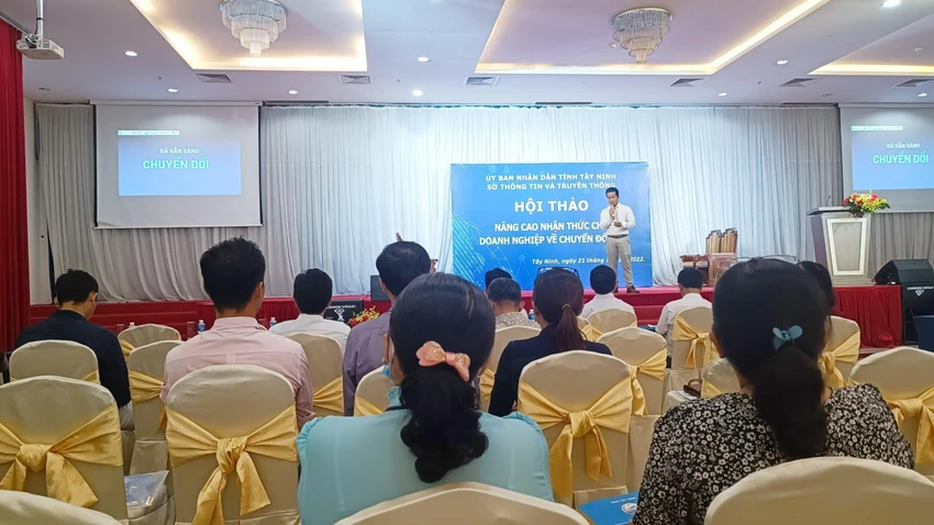 Năm 2023 được xác định là năm thúc đẩy chuyển đổi số địa bàn Tây Ninh. Ảnh: VÕ TÙNG Năm 2023 được xác định là năm thúc đẩy chuyển đổi số địa bàn Tây Ninh. Ảnh: VÕ TÙNG