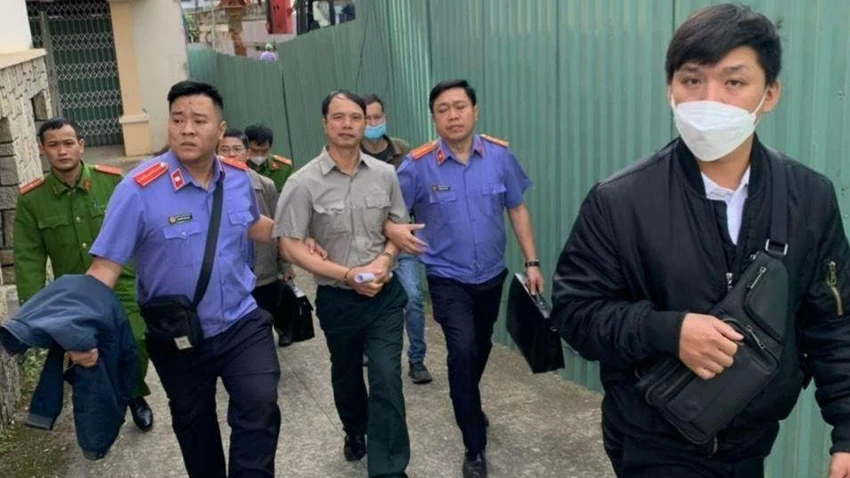Ông Nguyễn Ngọc Thiện - Phó Chi cục Thi hành án Dân sự TP Đà Lạt bị bắt giữ. Ảnh: VT Ông Nguyễn Ngọc Thiện - Phó Chi cục Thi hành án Dân sự TP Đà Lạt bị bắt giữ. Ảnh: VT