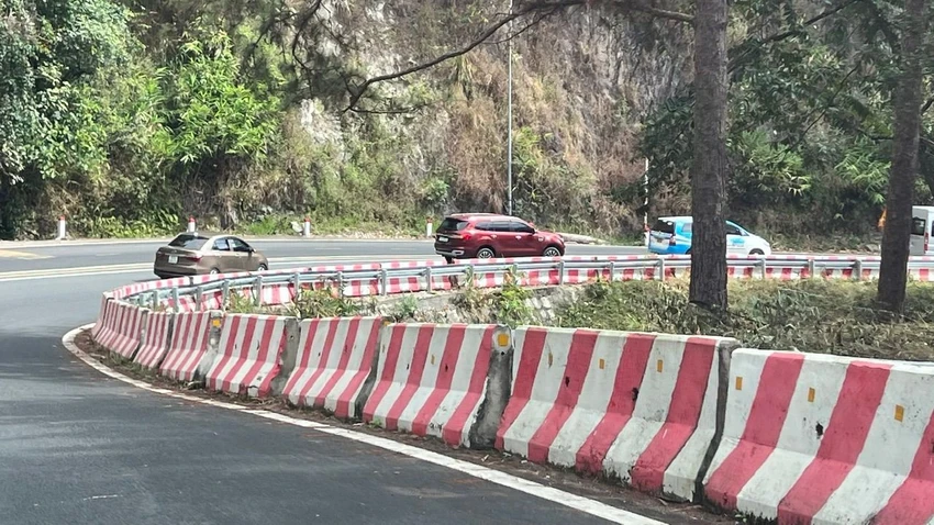 Du khách và người dân sẽ dễ dàng di chuyển lên Đà Lạt sau khi đèo Prenn được nâng cấp. Ảnh: VT