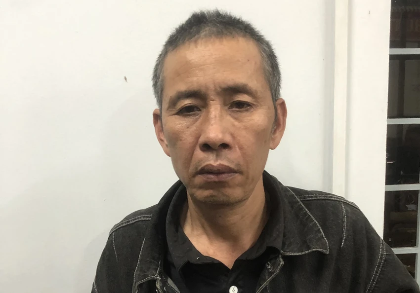 Chủ sòng xóc đĩa Đào Xuân Trường tại cơ quan công an. Ảnh: VT Chủ sòng xóc đĩa Đào Xuân Trường tại cơ quan công an. Ảnh: VT