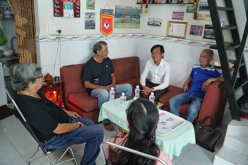 Cái tình với các cựu tuyển thủ dịp đầu năm ảnh 4 Cái tình với các cựu tuyển thủ dịp đầu năm ảnh 4