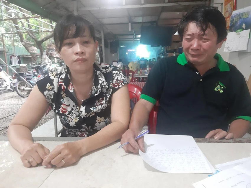 Vợ chồng ông Lê Văn Dư đã quá mệt mỏi vì vụ án kéo dài mà chưa biết khi nào mới xử lại. Ảnh: MINH CHUNG Vợ chồng ông Lê Văn Dư đã quá mệt mỏi vì vụ án kéo dài mà chưa biết khi nào mới xử lại. Ảnh: MINH CHUNG