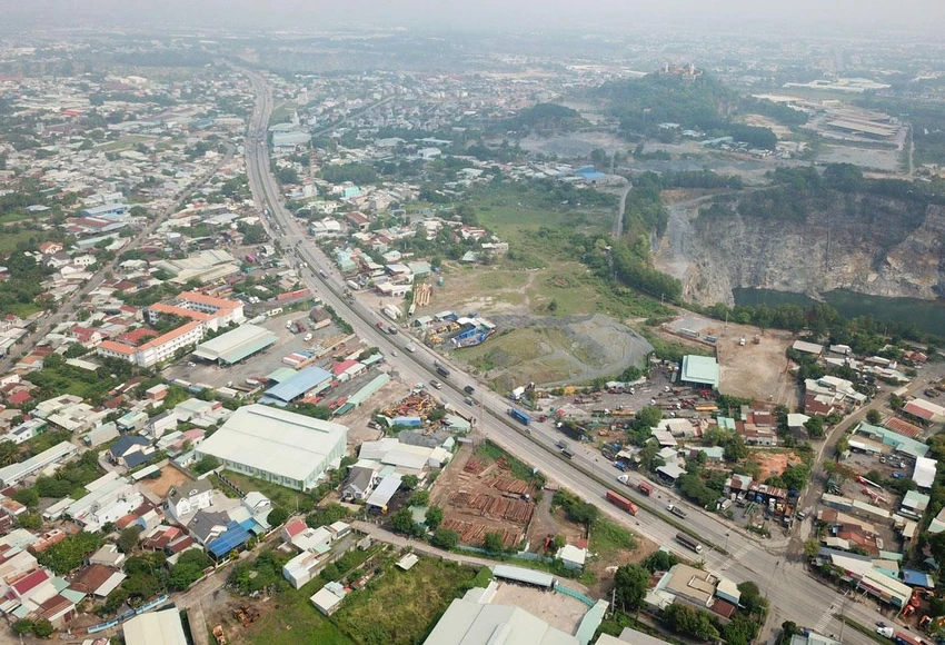 Đường vành đai 3 đoạn Mỹ Phước - Tân Vạn đang được vận hành, khai thác. Ảnh: ĐÀO TRANG Đường vành đai 3 đoạn Mỹ Phước - Tân Vạn đang được vận hành, khai thác. Ảnh: ĐÀO TRANG