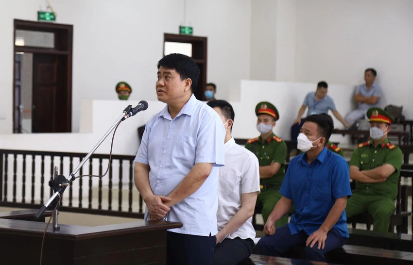Ông Nguyễn Đức Chung bất ngờ nhận trách nhiệm, khắc phục toàn bộ 25 tỉ đồng. Ảnh: UYÊN TRANG Ông Nguyễn Đức Chung bất ngờ nhận trách nhiệm, khắc phục toàn bộ 25 tỉ đồng. Ảnh: UYÊN TRANG