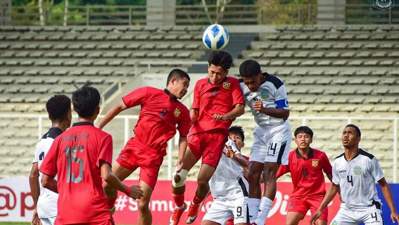 Các cầu thủ trẻ Lào với biệt danh “voi rừng trẻ” tạo nên địa chấn ở bảng B. Ảnh: AFC Các cầu thủ trẻ Lào với biệt danh “voi rừng trẻ” tạo nên địa chấn ở bảng B. Ảnh: AFC
