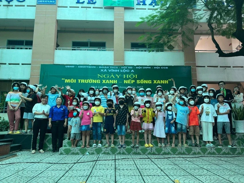 Chương trình ngày hội “Môi trường xanh - Nếp sống xanh” tổ chức ở xã Vĩnh Lộc A, huyện Bình Chánh. Ảnh: TÚ NGÂN Chương trình ngày hội “Môi trường xanh - Nếp sống xanh” tổ chức ở xã Vĩnh Lộc A, huyện Bình Chánh. Ảnh: TÚ NGÂN
