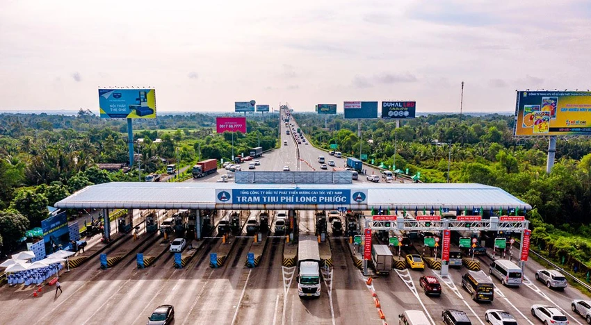 Ngày 26-7, VEC đã triển khai thu phí không dừng trên cao tốc TP.HCM - Long Thành - Dầu Giây. Ảnh: KC Ngày 26-7, VEC đã triển khai thu phí không dừng trên cao tốc TP.HCM - Long Thành - Dầu Giây. Ảnh: KC