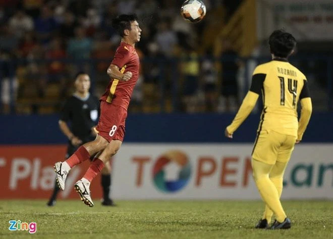 U-19 VN và U-19 Malaysia trong một tháng đã có ba lần gặp nhau với kết quả là U-19 Malaysia vô địch Đông Nam Á còn U-19 VN vô địch giải Quốc tế - Thanh Niên. Trong ảnh là bàn thắng mở tỉ số của Văn Tú. Ảnh: ZING U-19 VN và U-19 Malaysia trong một tháng đã có ba lần gặp nhau với kết quả là U-19 Malaysia vô địch Đông Nam Á còn U-19 VN vô địch giải Quốc tế - Thanh Niên. Trong ảnh là bàn thắng mở tỉ số của Văn Tú. Ảnh: ZING