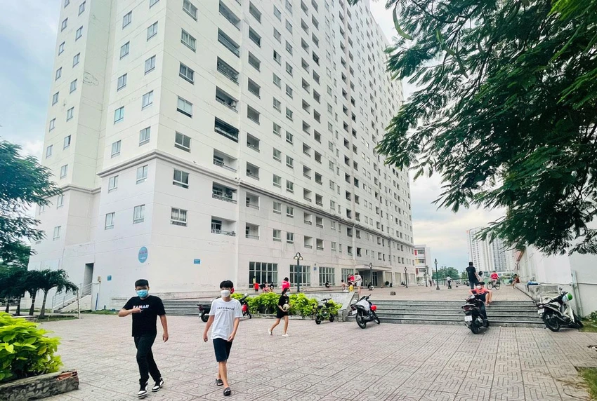 Trong mấy thập niên qua, diện mạo TP.HCM đã thay da đổi thịt, hàng ngàn căn nhà lụp xụp được di dời, thay vào đó là những khu tái định cư sạch đẹp, văn minh. Ảnh: VIỆT HOA Trong mấy thập niên qua, diện mạo TP.HCM đã thay da đổi thịt, hàng ngàn căn nhà lụp xụp được di dời, thay vào đó là những khu tái định cư sạch đẹp, văn minh. Ảnh: VIỆT HOA