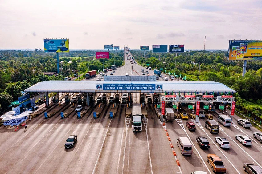 Bộ GTVT đề nghị VEC nghiên cứu mở rộng cao tốc TP.HCM - Long Thành - Dầu Giây lên 10 làn xe. Ảnh: V.LONG