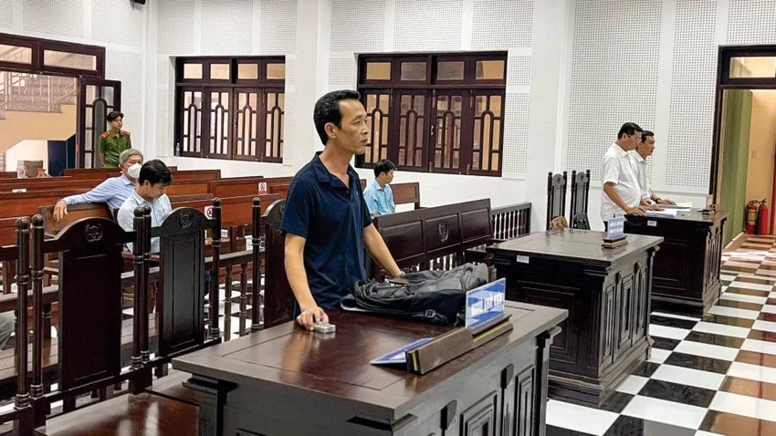 TAND tỉnh Sóc Trăng tuyên bác toàn bộ yêu cầu khởi kiện của ông Chu Đức Chương. Ảnh: CHÂU ANH TAND tỉnh Sóc Trăng tuyên bác toàn bộ yêu cầu khởi kiện của ông Chu Đức Chương. Ảnh: CHÂU ANH