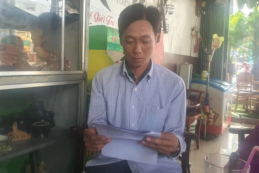 Nguyễn Văn Đấu khi nhận bản án. Ảnh: TRẦN VŨ Nguyễn Văn Đấu khi nhận bản án. Ảnh: TRẦN VŨ