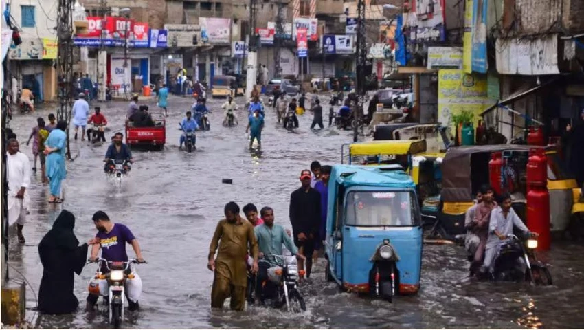 Lũ lụt gần đây ở Pakistan đã nhấn mạnh mức độ dễ bị tổn thương của một số nước đang phát triển trước những thay đổi của khí hậu. Ảnh: AFP/GETTY IMAGES
