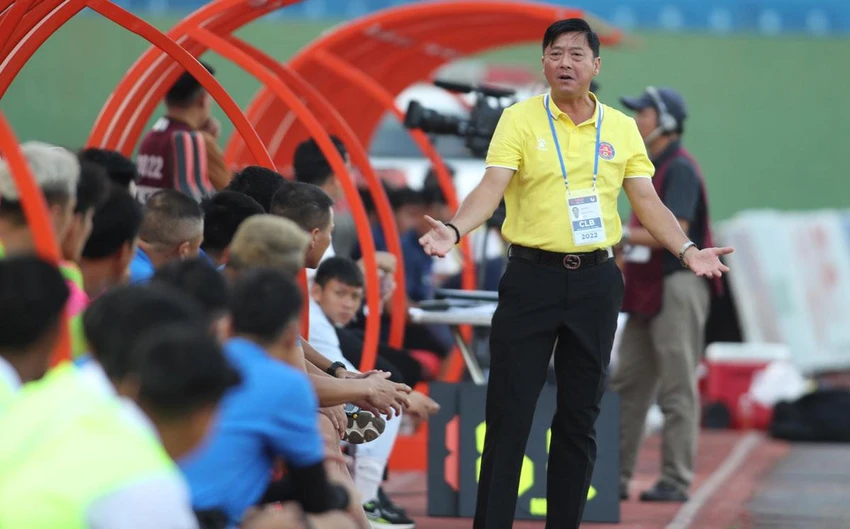 Cầu thủ Sài Gòn FC giờ không biết ai là “ông chủ thật” của mình trong khi Giám đốc kỹ thuật Lê Huỳnh Đức đã nhảy khỏi con tàu đang đắm. Ảnh: ANH PHƯƠNG Cầu thủ Sài Gòn FC giờ không biết ai là “ông chủ thật” của mình trong khi Giám đốc kỹ thuật Lê Huỳnh Đức đã nhảy khỏi con tàu đang đắm. Ảnh: ANH PHƯƠNG