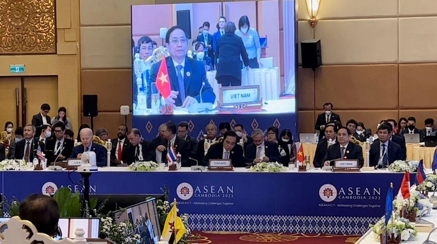 Thủ tướng Phạm Minh Chính dự Hội nghị cấp cao ASEAN - Đông Á (EAS) lần thứ 17. Ảnh: TTXVN Thủ tướng Phạm Minh Chính dự Hội nghị cấp cao ASEAN - Đông Á (EAS) lần thứ 17. Ảnh: TTXVN
