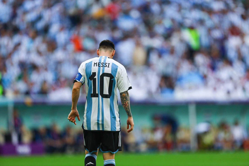 … Và ngày buồn của Messi cùng Argentina… Ảnh: GETTY IMAGES … Và ngày buồn của Messi cùng Argentina… Ảnh: GETTY IMAGES