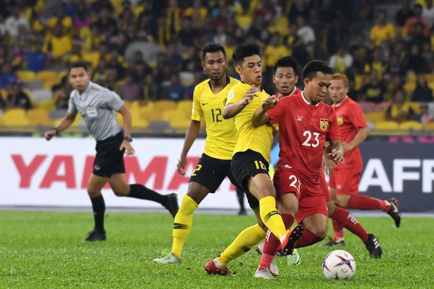 Malaysia từng thua Lào và bị truyền thông nước nhà lên án là bán độ. Ảnh: Tư liệu Malaysia từng thua Lào và bị truyền thông nước nhà lên án là bán độ. Ảnh: Tư liệu