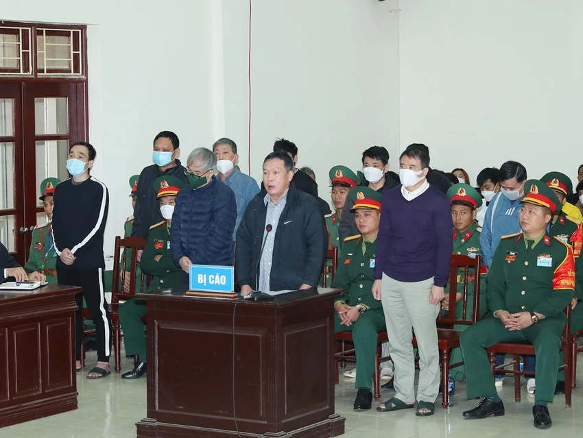 Các bị cáo tại phiên tòa phúc thẩm. Ảnh: TACC Các bị cáo tại phiên tòa phúc thẩm. Ảnh: TACC
