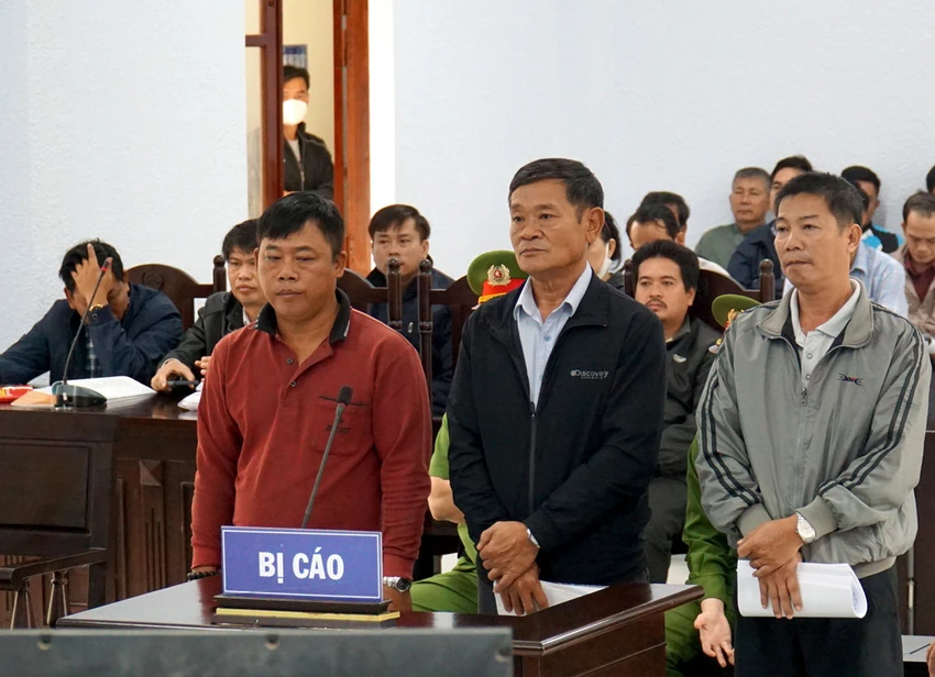 Các bị cáo tại phiên tòa. Ảnh: HH Các bị cáo tại phiên tòa. Ảnh: HH