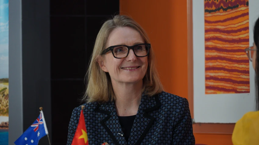 Tổng lãnh sự Úc SARAH HOOPER Tổng lãnh sự Úc SARAH HOOPER