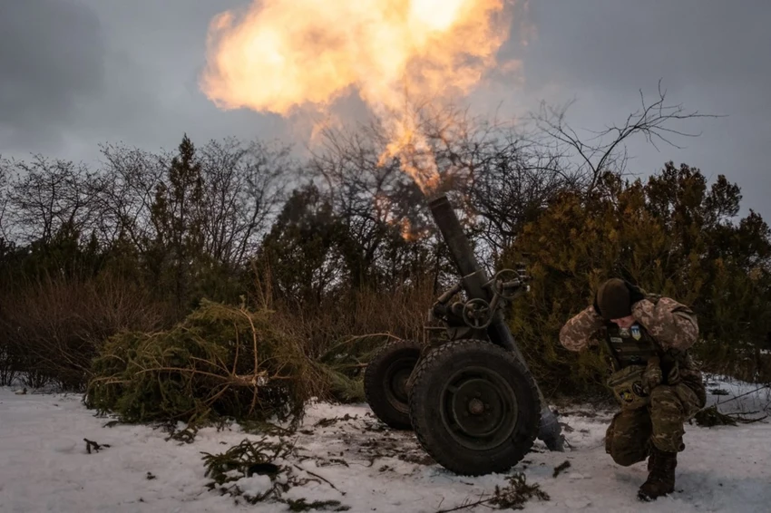 Binh sĩ Ukraine cố thủ tại TP Bakhmut thuộc tỉnh Donetsk ở vùng Donbass (miền Đông Ukraine) ngày 28-2. Ảnh: AFP Binh sĩ Ukraine cố thủ tại TP Bakhmut thuộc tỉnh Donetsk ở vùng Donbass (miền Đông Ukraine) ngày 28-2. Ảnh: AFP