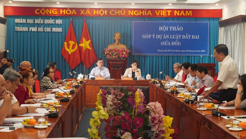 Hội thảo đóng góp ý kiến cho dự thảo Luật Đất đai sửa đổi do Đoàn đại biểu Quốc hội TP.HCM tổ chức ngày 9-3. Ảnh: HỮU ĐĂNG Hội thảo đóng góp ý kiến cho dự thảo Luật Đất đai sửa đổi do Đoàn đại biểu Quốc hội TP.HCM tổ chức ngày 9-3. Ảnh: HỮU ĐĂNG