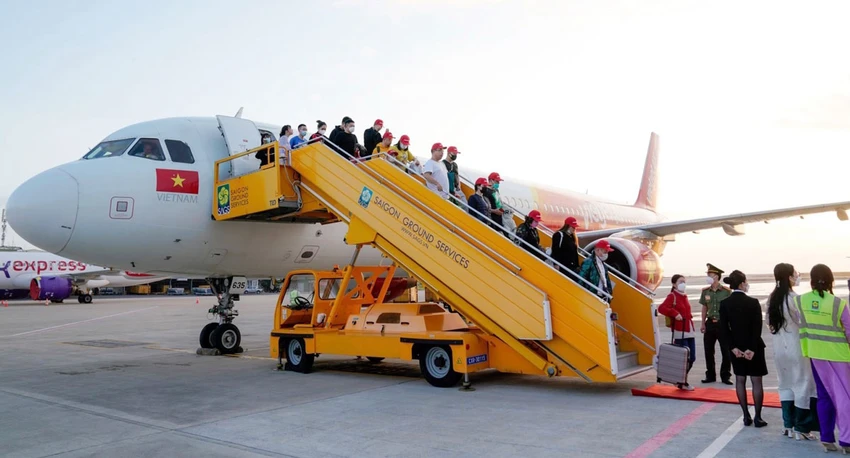 Các hãng bay đồng loạt tung vé tiết kiệm trên đường bay quốc tế và nội địa để kích cầu du lịch hè. Ảnh: P.ĐIỀN