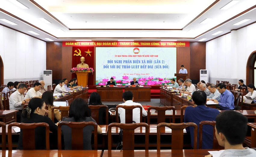 Hội nghị phản biện xã hội (lần hai) đối với dự thảo Luật Đất đai (sửa đổi). Ảnh: MT