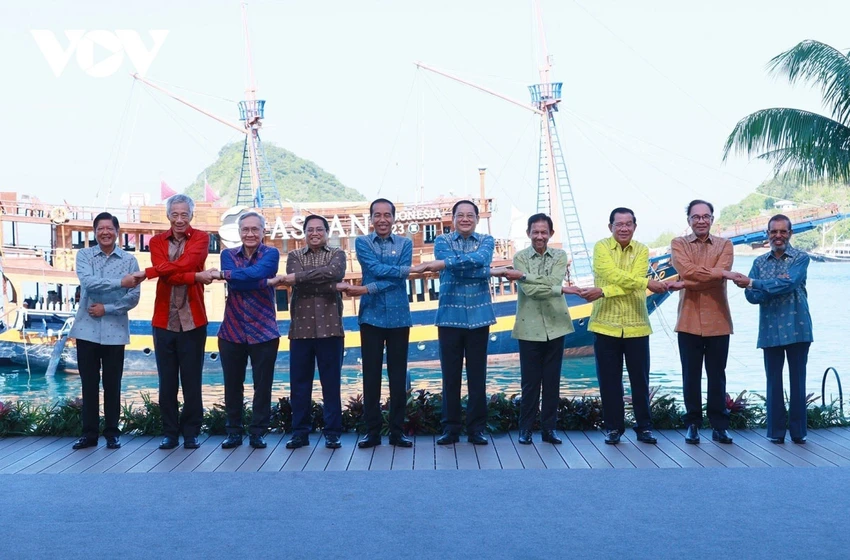 Các lãnh đạo ASEAN tại Hội nghị cấp cao ASEAN lần thứ 42 ngày 11-5 tại TP Labuan Bajo (Indonesia). Ảnh: VOV Các lãnh đạo ASEAN tại Hội nghị cấp cao ASEAN lần thứ 42 ngày 11-5 tại TP Labuan Bajo (Indonesia). Ảnh: VOV